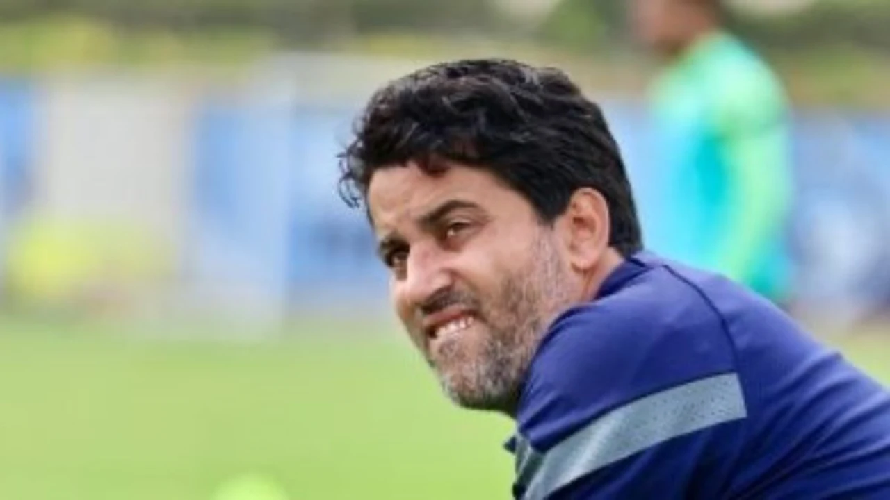 نعي محزن.. إبراهيم فايق يودع والدة محمود فتح الله